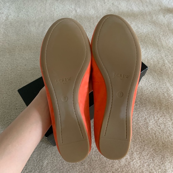 🔴 J. Crew Coral Suede Flats 7 - Picture 6 of 11